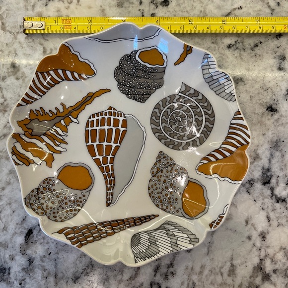 Fitz and Floyd Scalloped Bread & Butter Dish Gray, Brown & White Sea Shells - Picture 3 of 5